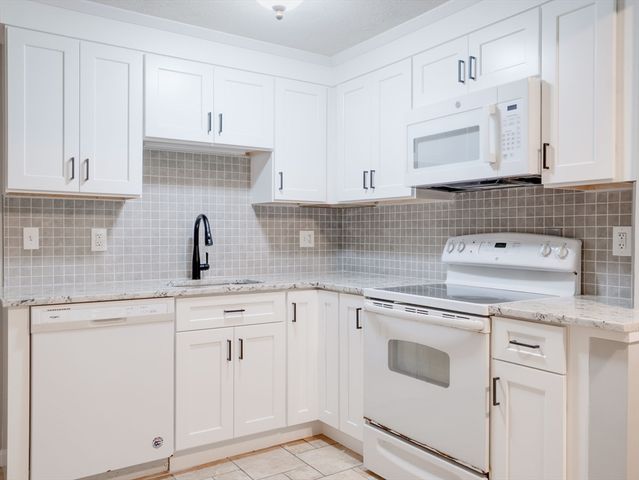 39 Pleasant A6, Northborough, MA 01532