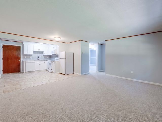 39 Pleasant A6, Northborough, MA 01532