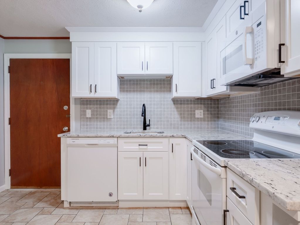 39 Pleasant A6, Northborough, MA 01532