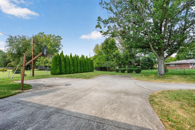 3367 Clays Mill Road, Lexington, KY 40503