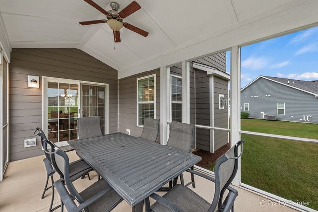 04N200 Norton Lake Circle, Campton Hills, IL 60175