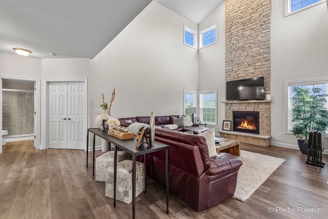 04N200 Norton Lake Circle, Campton Hills, IL 60175