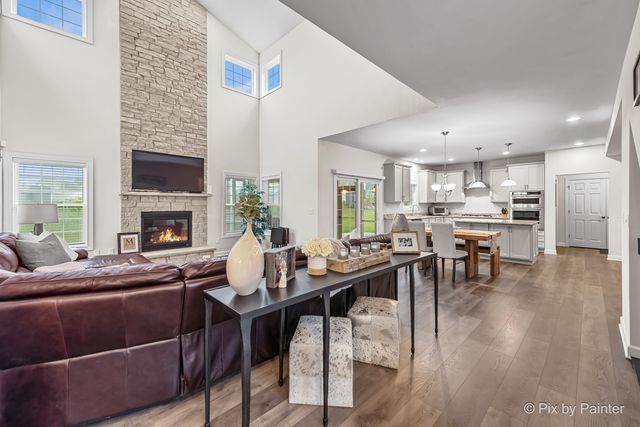 04N200 Norton Lake Circle, Campton Hills, IL 60175