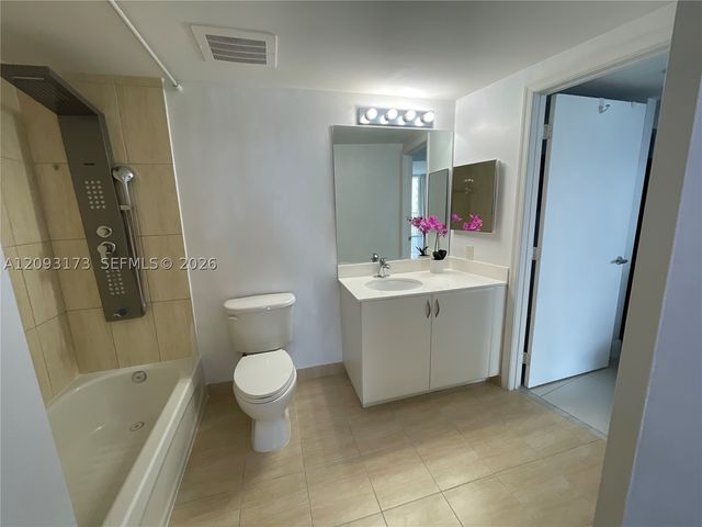 1750 N Bayshore Dr 2810, Miami, FL 33132