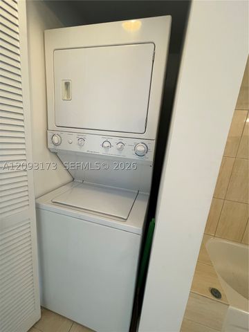 1750 N Bayshore Dr 2810, Miami, FL 33132