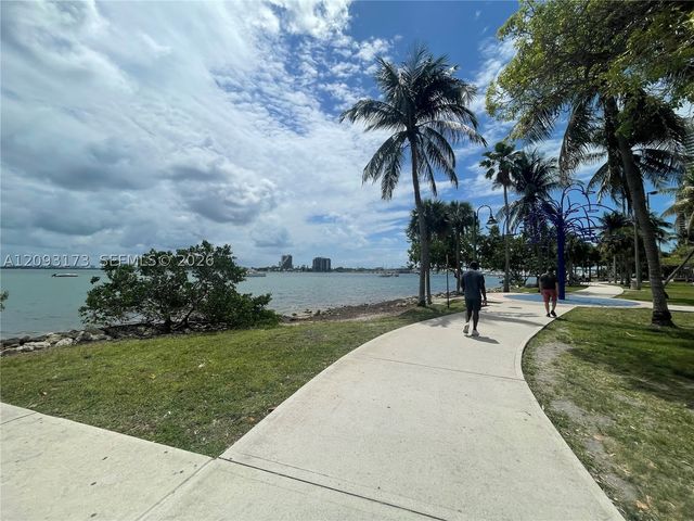 1750 N Bayshore Dr 2810, Miami, FL 33132