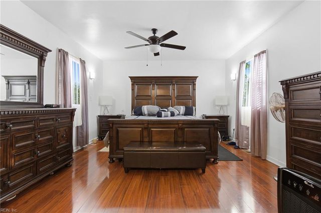 221 Hahn PL, Newport News, VA 23602