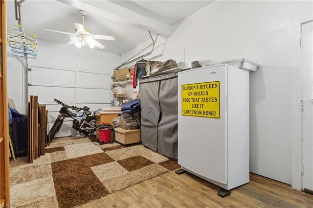 221 Hahn PL, Newport News, VA 23602
