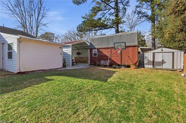 221 Hahn PL, Newport News, VA 23602