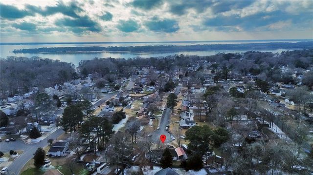 221 Hahn PL, Newport News, VA 23602