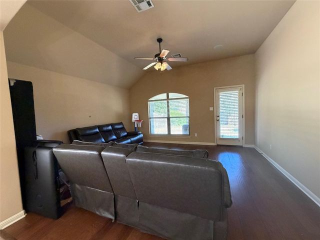 2316 Dovetail ST, Pflugerville, TX 78660