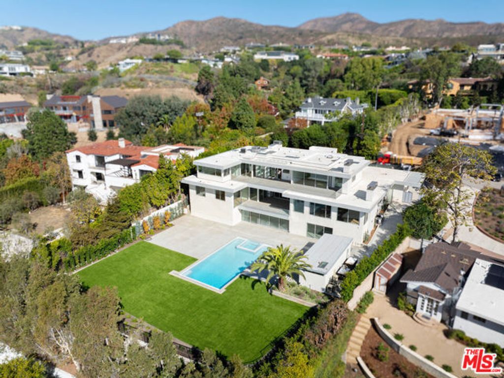 15920 Alcima Avenue, Pacific Palisades (los Angeles), CA 90272