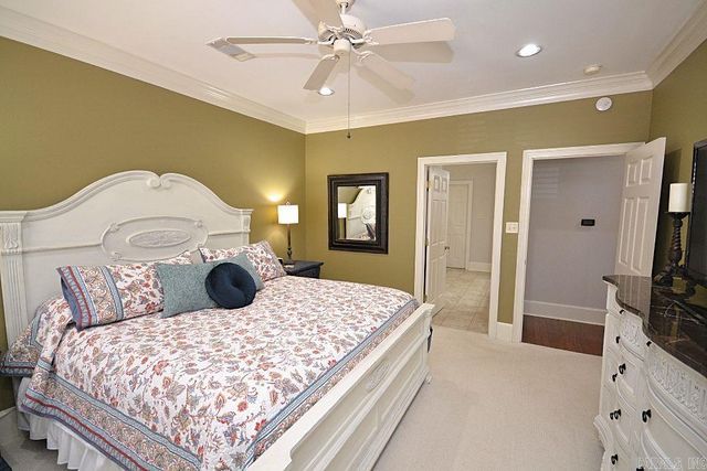 1805 Stagecoach Village, Little Rock, AR 72210