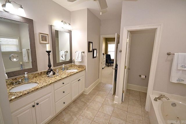 1805 Stagecoach Village, Little Rock, AR 72210