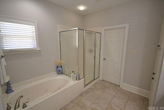 1805 Stagecoach Village, Little Rock, AR 72210