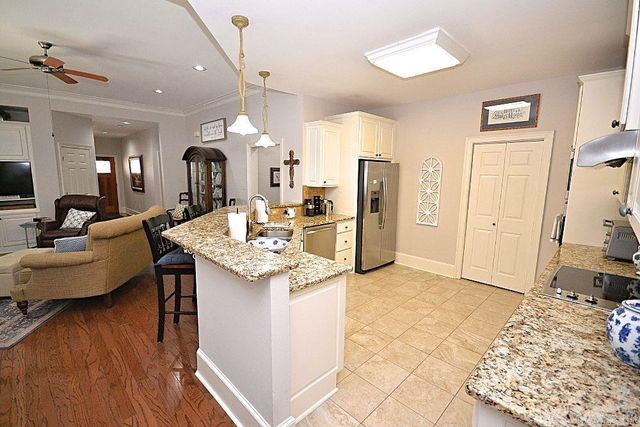 1805 Stagecoach Village, Little Rock, AR 72210