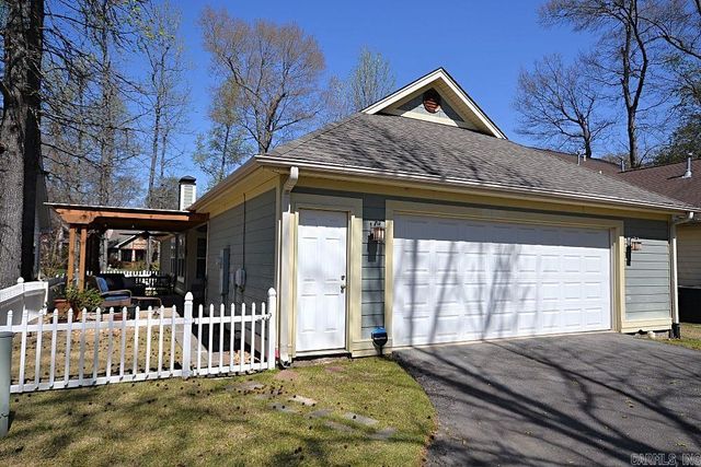 1805 Stagecoach Village, Little Rock, AR 72210