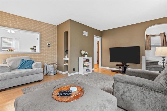 4521 S Lenox STREET, Milwaukee, WI 53207