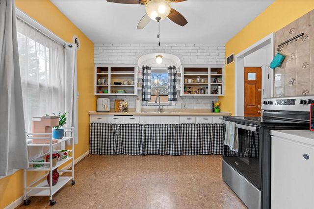 4521 S Lenox STREET, Milwaukee, WI 53207