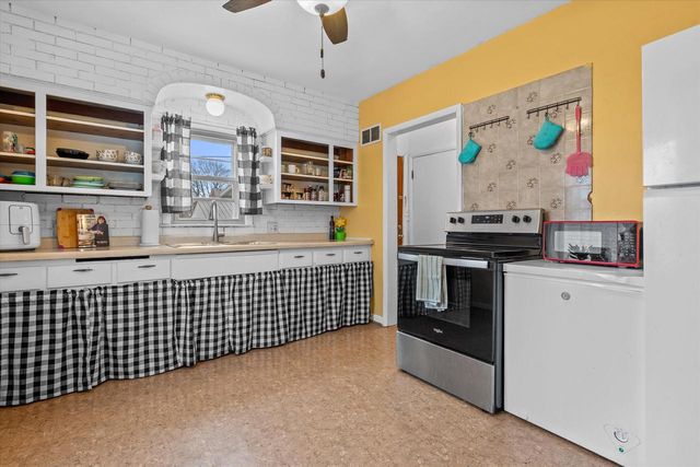 4521 S Lenox STREET, Milwaukee, WI 53207