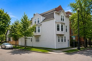 2925 N Damen Avenue, Chicago, IL 60618