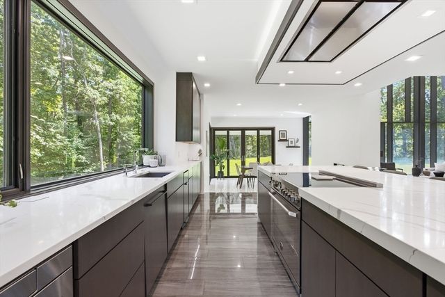 20 Dogwood Ln, North Reading, MA 01864
