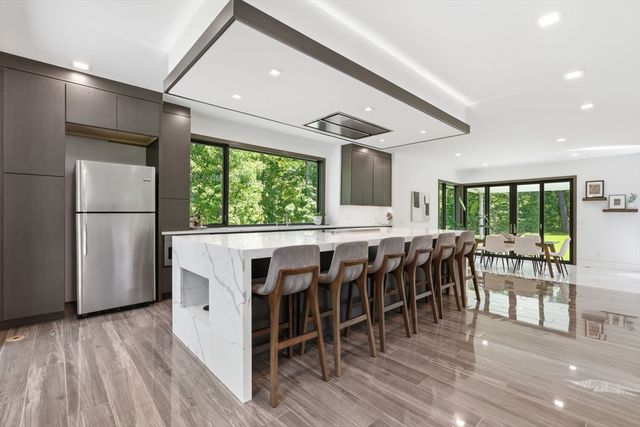 20 Dogwood Ln, North Reading, MA 01864