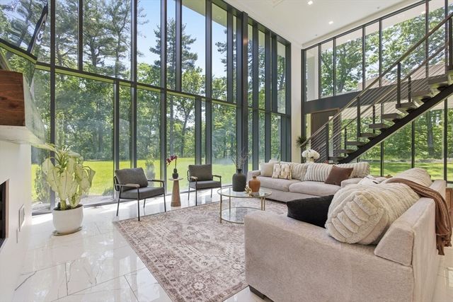 20 Dogwood Ln, North Reading, MA 01864