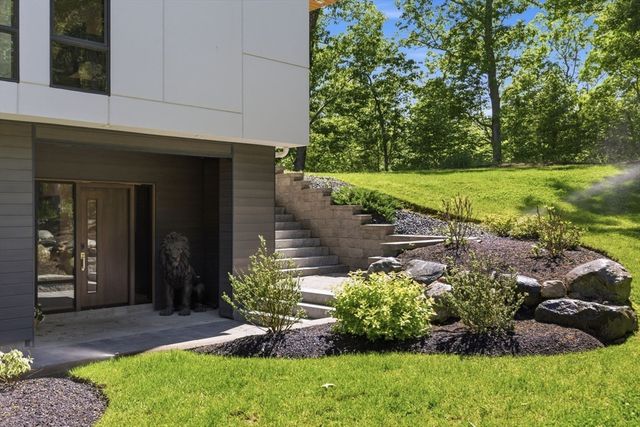 20 Dogwood Ln, North Reading, MA 01864