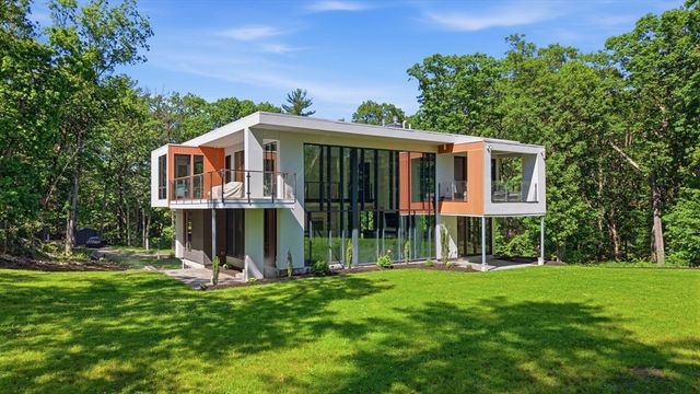 20 Dogwood Ln, North Reading, MA 01864