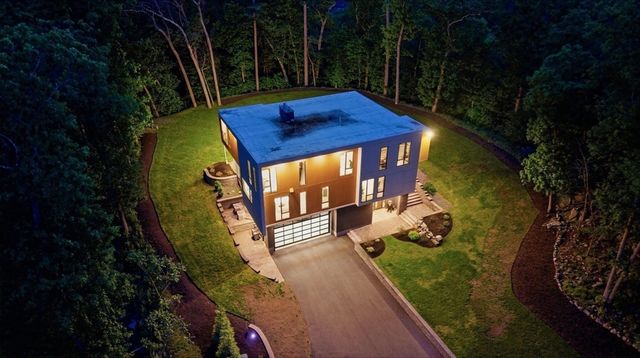 20 Dogwood Ln, North Reading, MA 01864