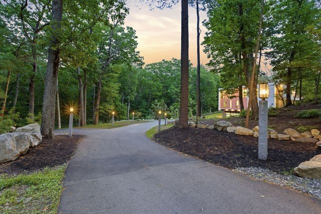 20 Dogwood Ln, North Reading, MA 01864