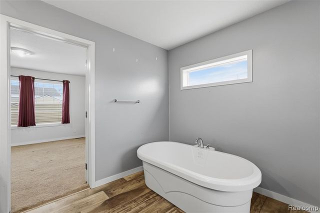 9725 Aspen Lane, Ypsilanti, MI 48198