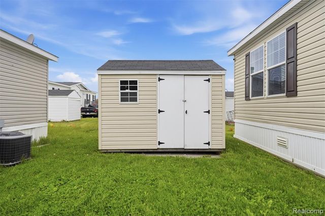 9725 Aspen Lane, Ypsilanti, MI 48198