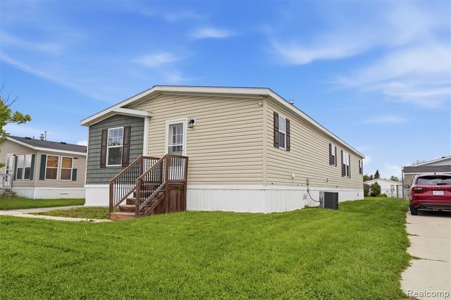 9725 Aspen Lane, Ypsilanti, MI 48198