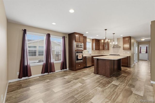 9725 Aspen Lane, Ypsilanti, MI 48198
