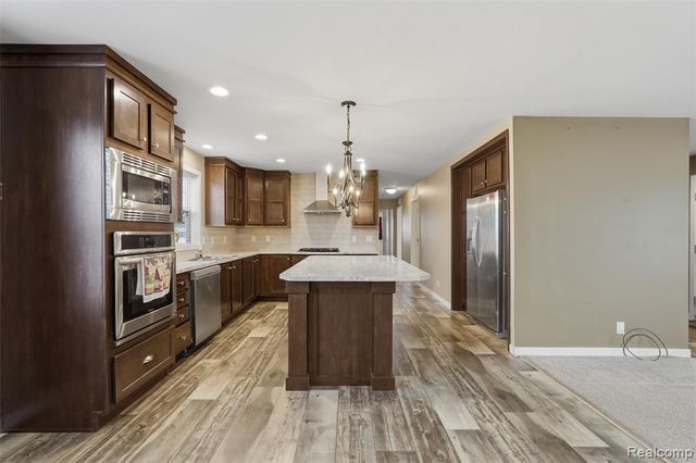 9725 Aspen Lane, Ypsilanti, MI 48198