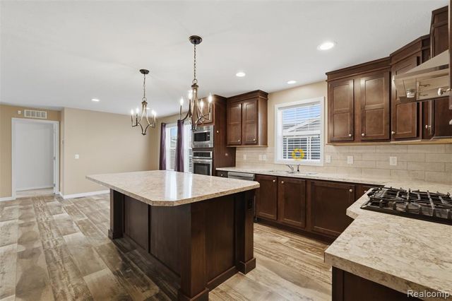 9725 Aspen Lane, Ypsilanti, MI 48198