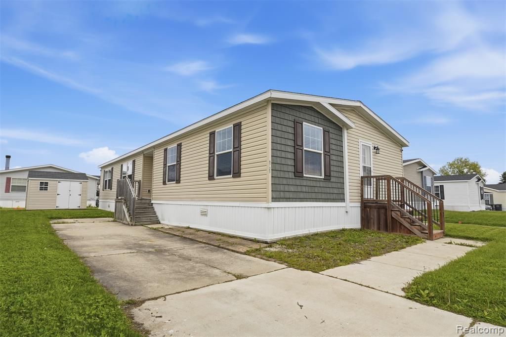 9725 Aspen Lane, Ypsilanti, MI 48198