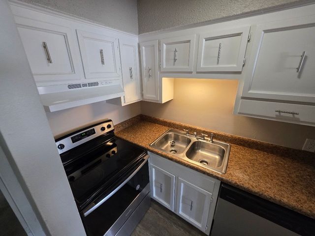 800 Anderson Ln Apt B6, Madison, TN 37115