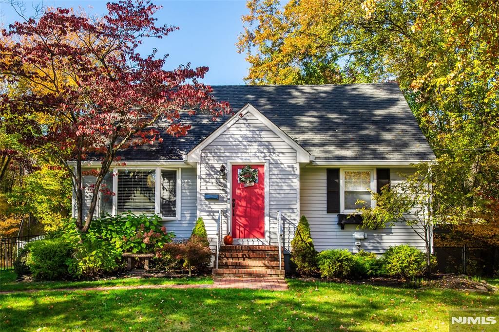 112 Lafayette Avenue, Twp Of Washington, NJ 07676