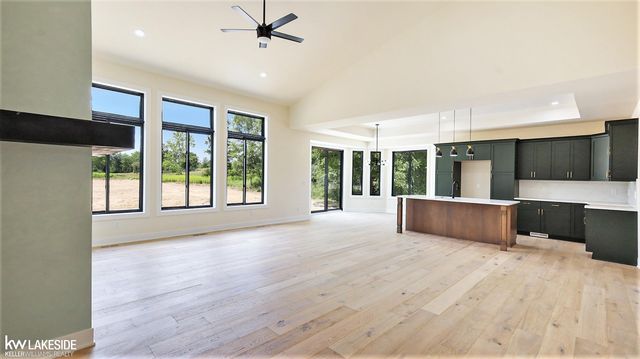 4664 Rosy Drive, Leonard, MI 48367