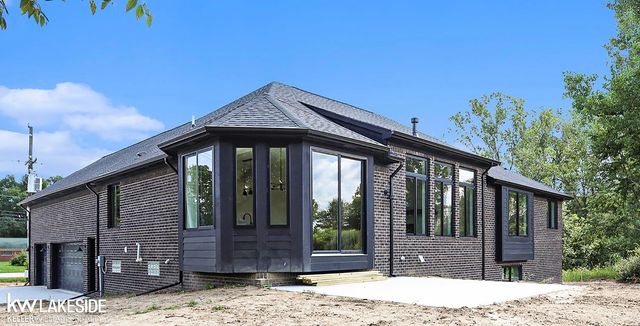 4664 Rosy Drive, Leonard, MI 48367