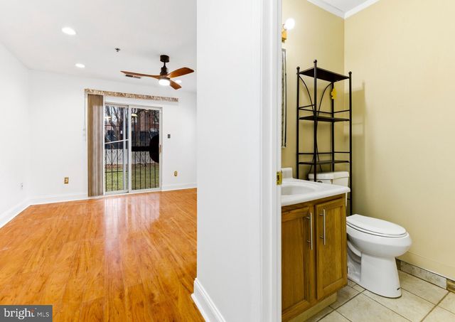 576 WASHINGTON ST, Camden, NJ 08103