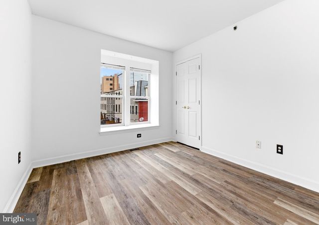 576 WASHINGTON ST, Camden, NJ 08103