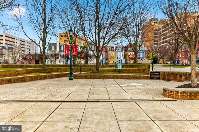 576 WASHINGTON ST, Camden, NJ 08103