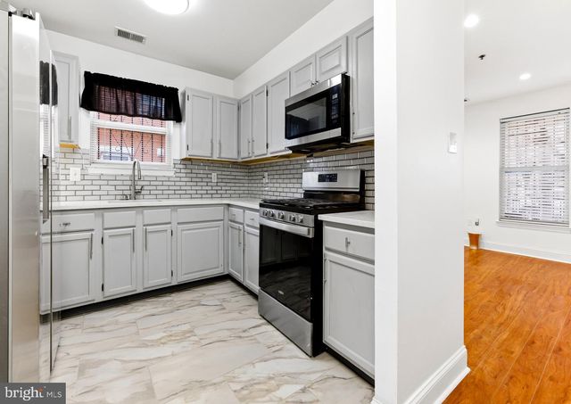 576 WASHINGTON ST, Camden, NJ 08103