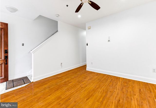 576 WASHINGTON ST, Camden, NJ 08103