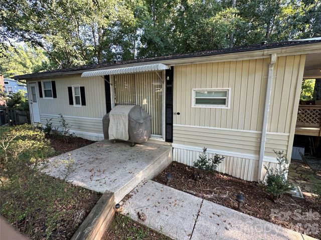 111 Hickory Circle, New London, NC 28127
