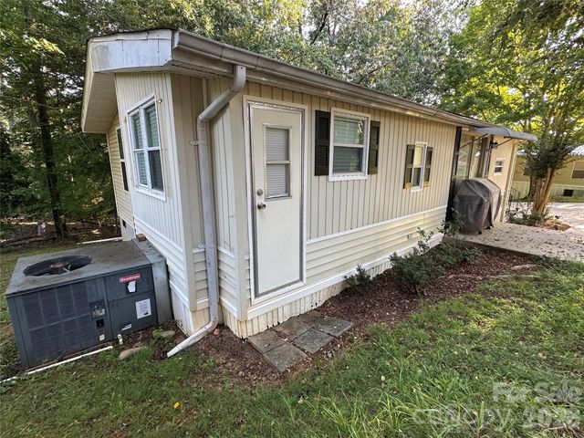 111 Hickory Circle, New London, NC 28127